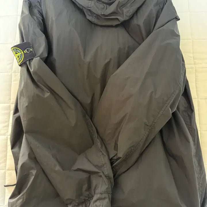 [BUNJANG] Stone Island Crinkle Reps Hooded Jacket XL / 스톤아일랜드 크링클랩스 바람막이 xl