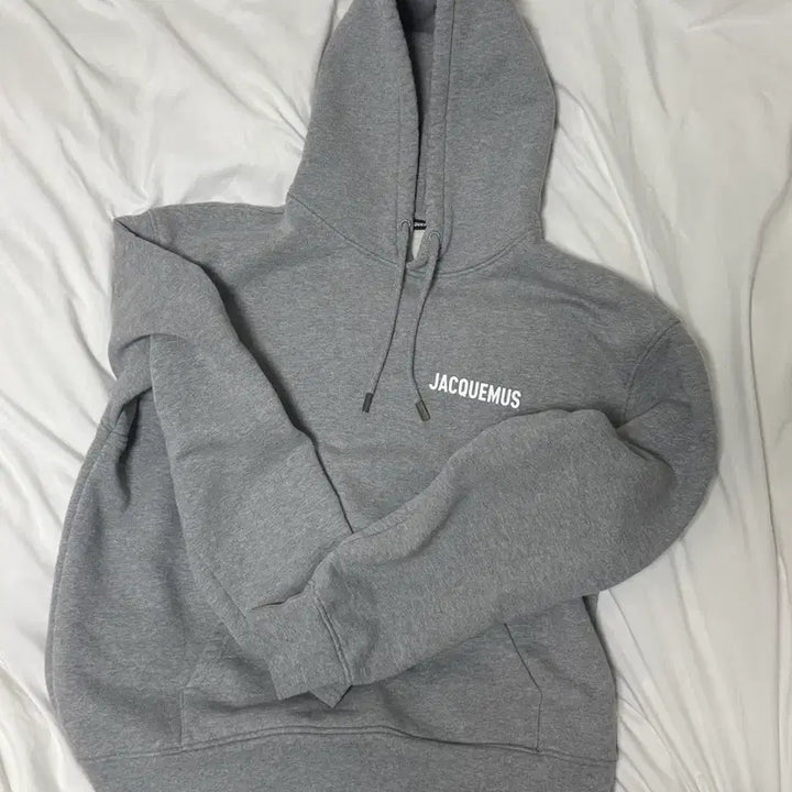[SOLD OUT] JACQUEMUS 자크뮈스 후드티 그레이 L