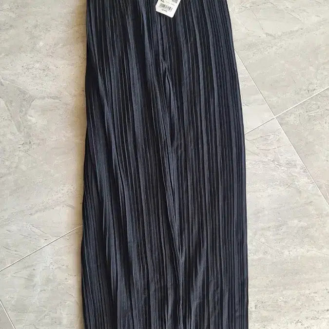 [BUNJANG] Uniqlo Pleated Pants (Black) - Women&