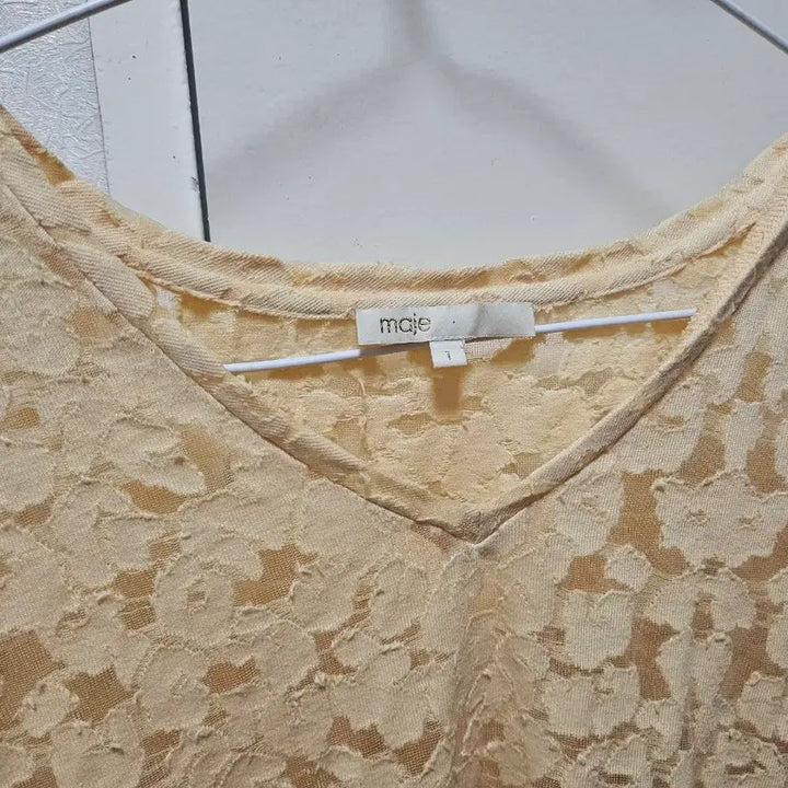 [BUNJANG] Maje Apricot Lace Short-Sleeve Blouse / [정품]아이디룩 수입 마쥬 살구색 레이스 반팔 블라우스
