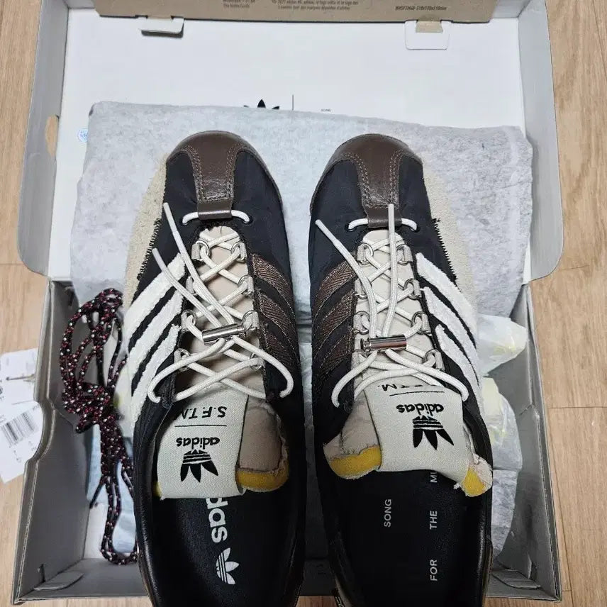 [BUNJANG] Adidas Song For The Mute Country OG Core Black Core White 275 / 아디다스 송 포 더 뮤트 컨트리 OG 코어 블랙 코어 화이트 275