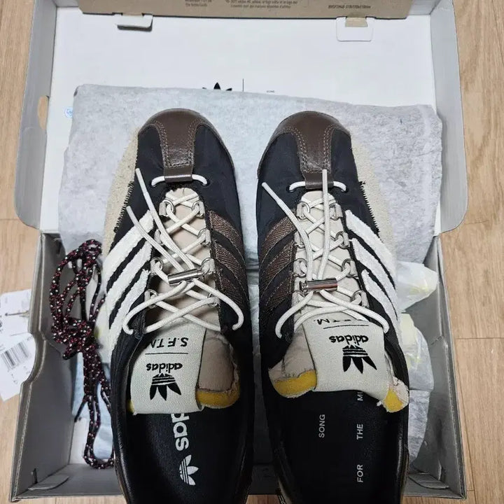 [BUNJANG] Adidas Song For The Mute Country OG Core Black Core White 275 / 아디다스 송 포 더 뮤트 컨트리 OG 코어 블랙 코어 화이트 275