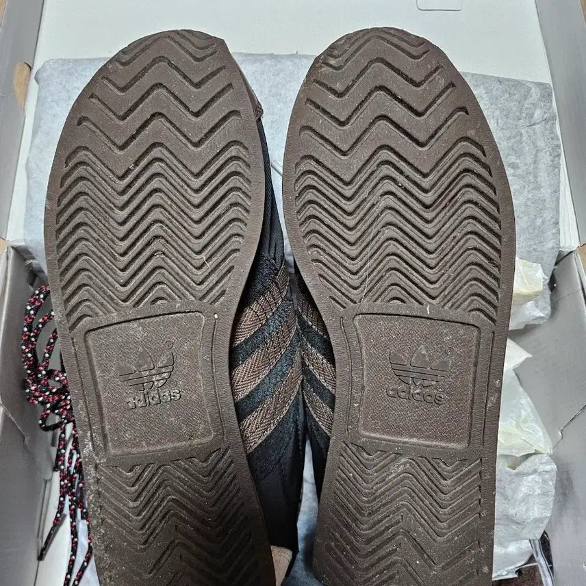 [BUNJANG] Adidas Song For The Mute Country OG Core Black Core White 275 / 아디다스 송 포 더 뮤트 컨트리 OG 코어 블랙 코어 화이트 275