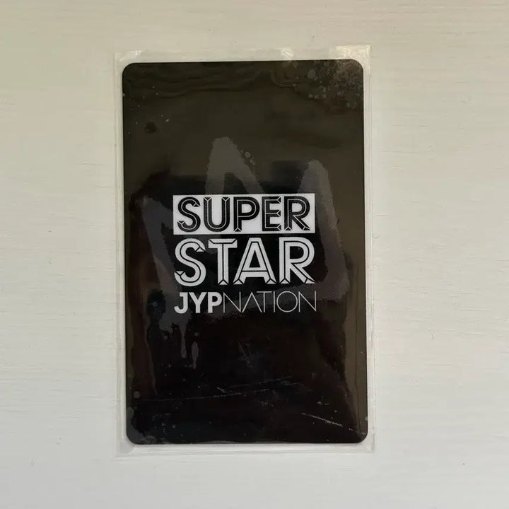 [SOLD OUT] Xdinary Heroes Jun Han 준한 포토카드 슈스제