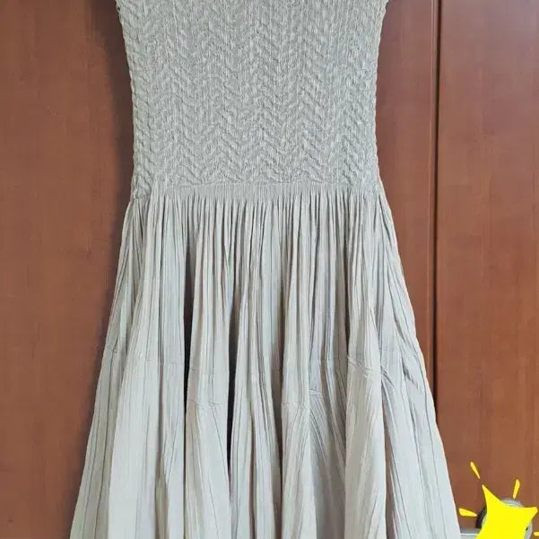 [BUNJANG] YOICHEU Beige Pleated Dress / YOICHEU 베이지 플리츠 원피스