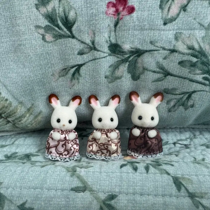 [BUNJANG] Sylvanian Families Chocolate Rabbit 40th Anniversary Newborn Rabbits / 실바니안 초콜릿 토끼 40주년 신생아 토끼들