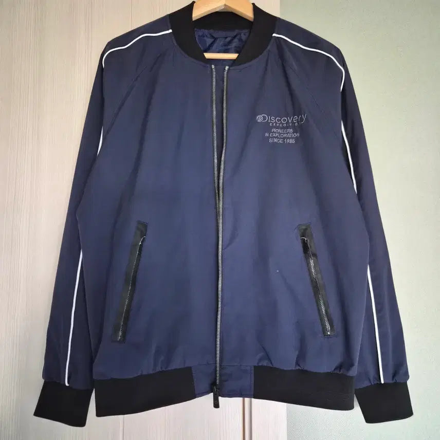 [BUNJANG] Discovery Expedition Navy Windbreaker Jacket Size 95 Unisex / 디스커버리 바람막이 점퍼 95 네이비 남녀공용 상태좋음 인기템