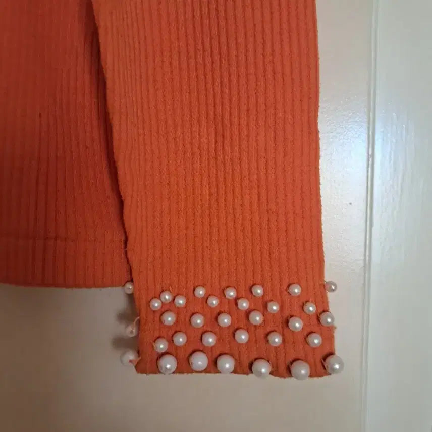 [BUNJANG] Orange Pearl Embellished Long Sleeve Top / 오렌지 진주 장식 긴팔티