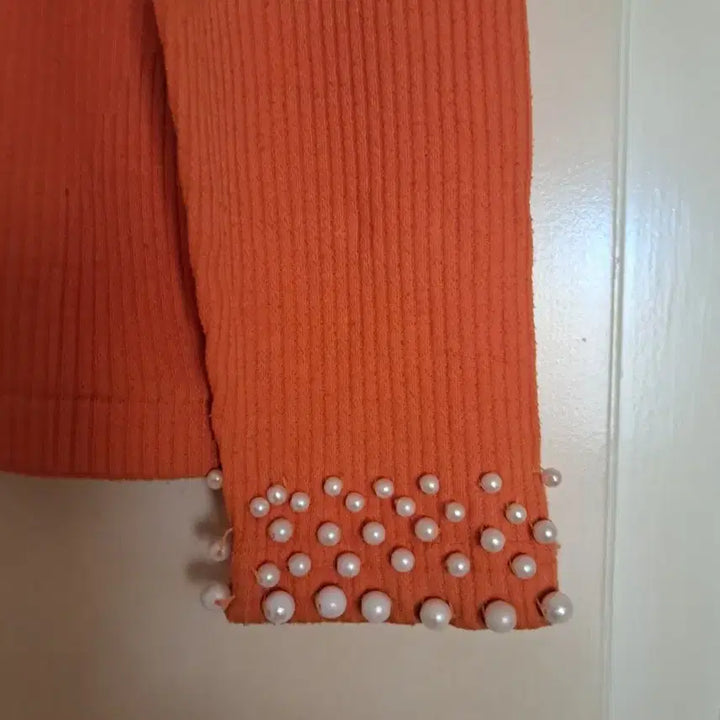 [BUNJANG] Orange Pearl Embellished Long Sleeve Top / 오렌지 진주 장식 긴팔티