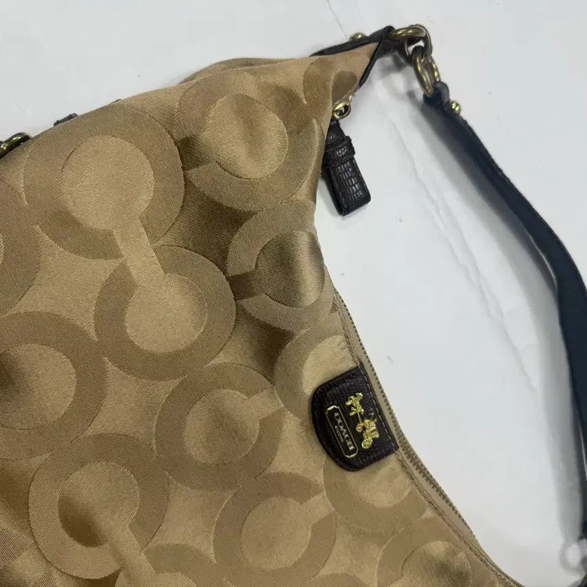 [BUNJANG] Coach Signature Shoulder Bag / 코치 시그니처 숄더백