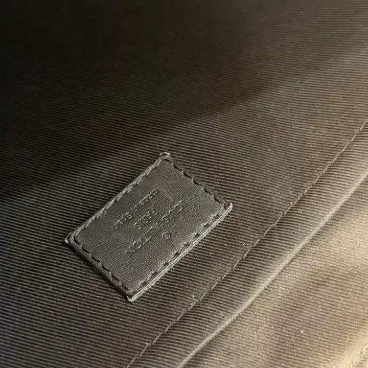 [BUNJANG] Louis Vuitton Black Clutch Bag / 루이비통 블랙 클러치 백