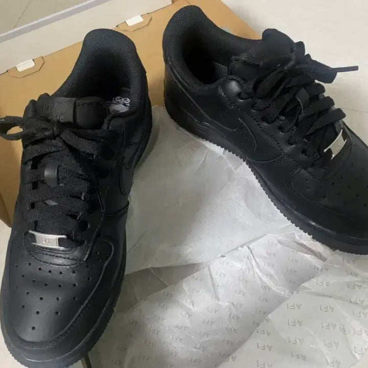 [SOLD OUT] 나이키 에어포스 블랙 235사이즈