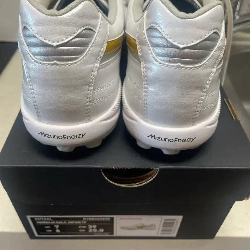 [SOLD OUT] 미즈노 풋살화 모렐리아 살라 재팬 TF 250