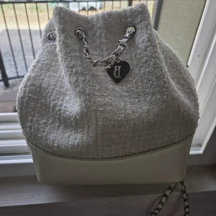 [BUNJANG] Thebarnet Tweed Chain Mini Backpack / 트위드 체인 미니백팩
