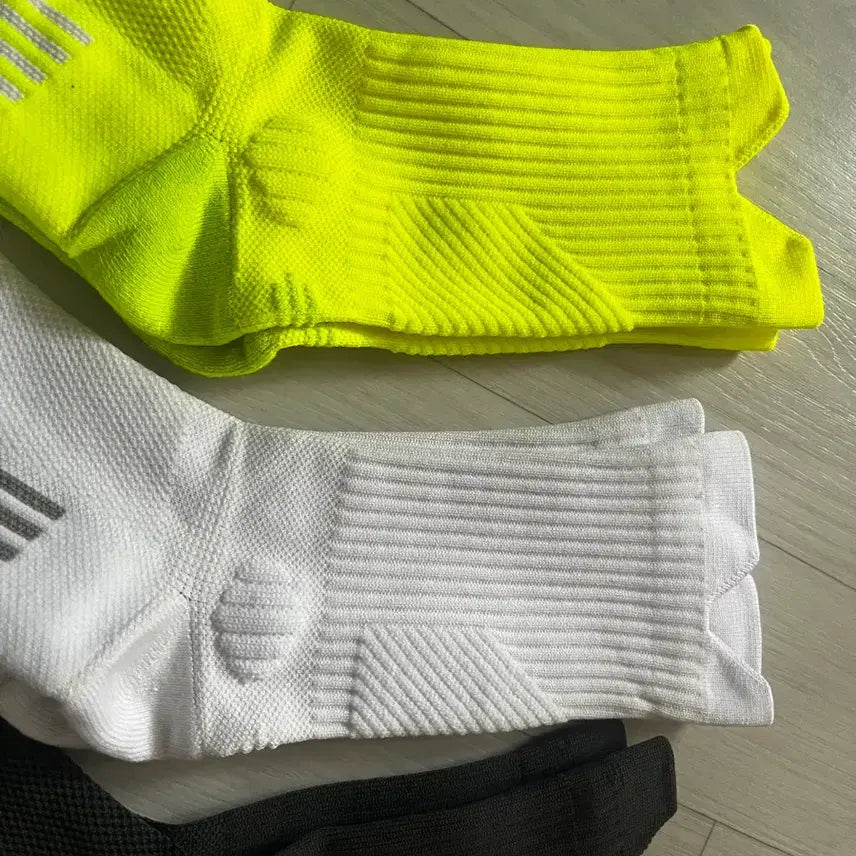 [BUNJANG] Sports Socks (4 Pairs) / 스포츠 양말 4켤레 (형광, 화이트, 챠콜) 새제품