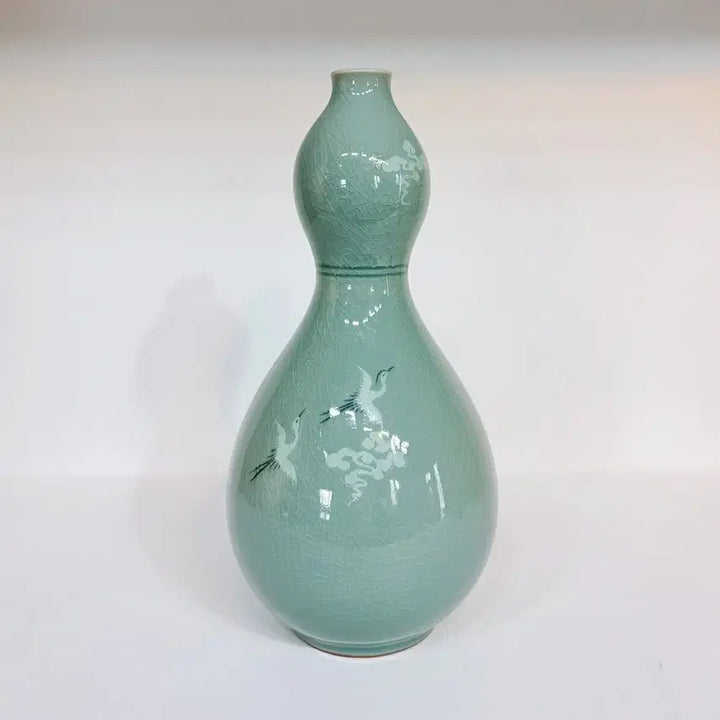 [BUNJANG] Celadon Inlaid Crane and Cloud Gourd-Shaped Porcelain Vase / 청자 상감 운학문 표주박형 도자기 화병