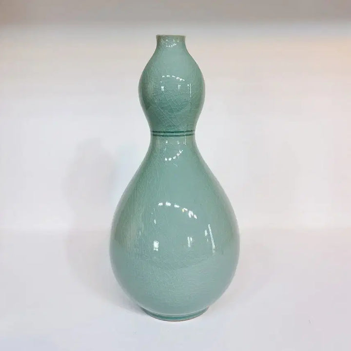 [BUNJANG] Celadon Inlaid Crane and Cloud Gourd-Shaped Porcelain Vase / 청자 상감 운학문 표주박형 도자기 화병
