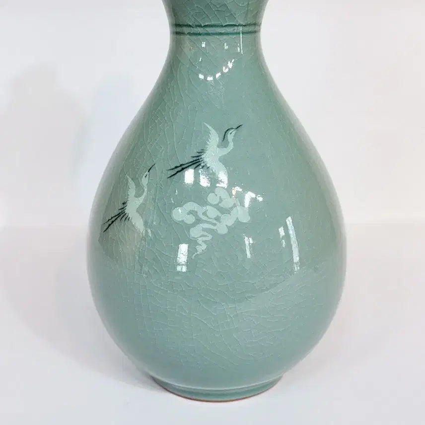 [BUNJANG] Celadon Inlaid Crane and Cloud Gourd-Shaped Porcelain Vase / 청자 상감 운학문 표주박형 도자기 화병