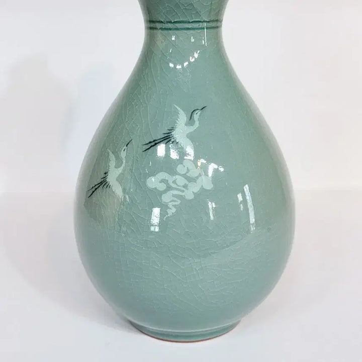 [BUNJANG] Celadon Inlaid Crane and Cloud Gourd-Shaped Porcelain Vase / 청자 상감 운학문 표주박형 도자기 화병