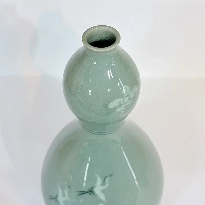 [BUNJANG] Celadon Inlaid Crane and Cloud Gourd-Shaped Porcelain Vase / 청자 상감 운학문 표주박형 도자기 화병