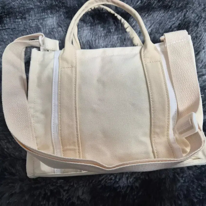 [BUNJANG] Hello Kitty Canvas Tote Bag Ivory / 헬로키티 캔버스 토트백 아이보리