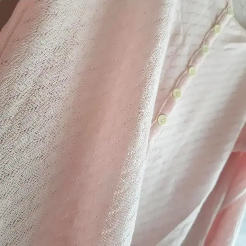 [BUNJANG] Pink Button Knit Top / 여리여리무드 연핑크단추 니트티-봄 긴팔 라운드넥 /연핑크