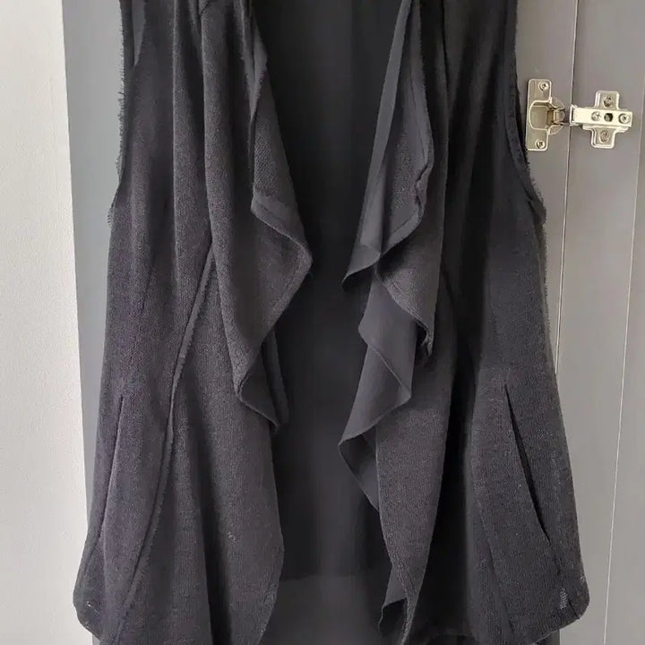 [BUNJANG] DEMOO PARKCHOONMOO Layered Fabric Vest / 데무 박춘무 베스트