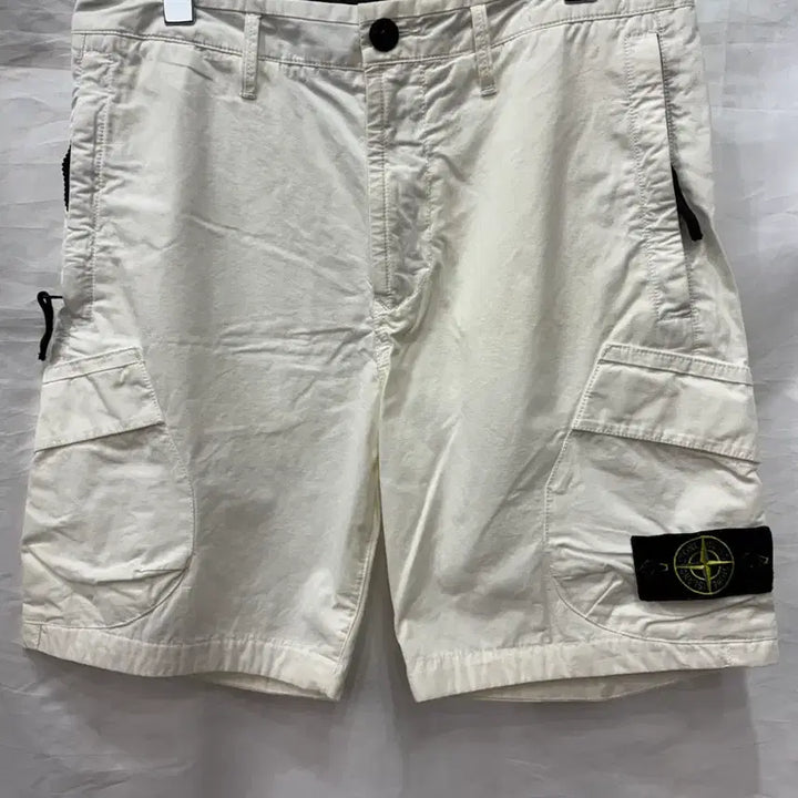 [BUNJANG] Stone Island Cargo Shorts 32 inch / 스톤아일랜드 카고 반바지 32인치(정품)