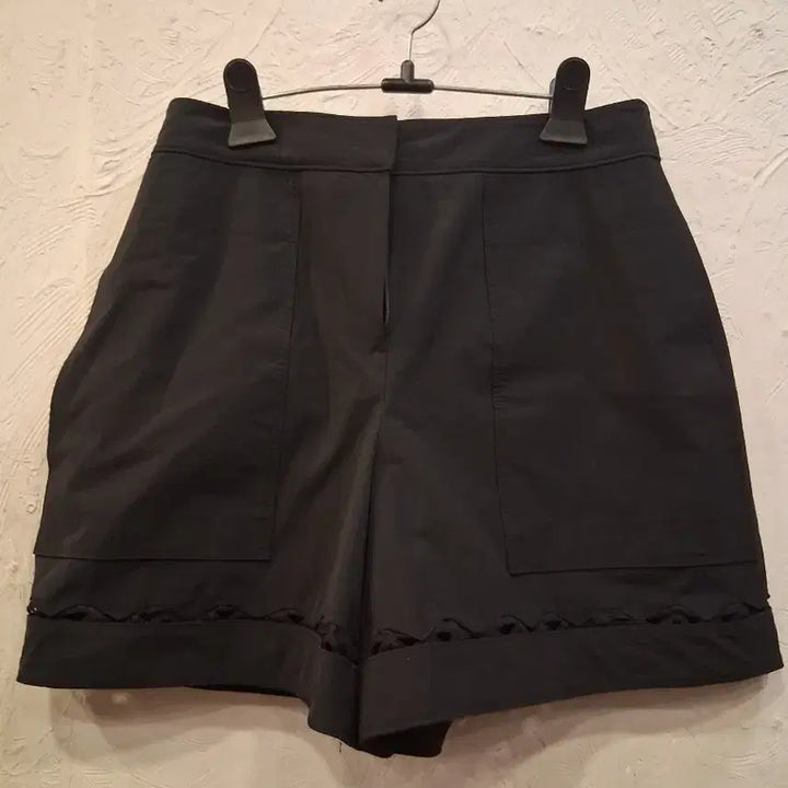 [BUNJANG] Hansome Time Black Shorts with Lace Trim / 한섬타임 검정 반바지 레이스장식
