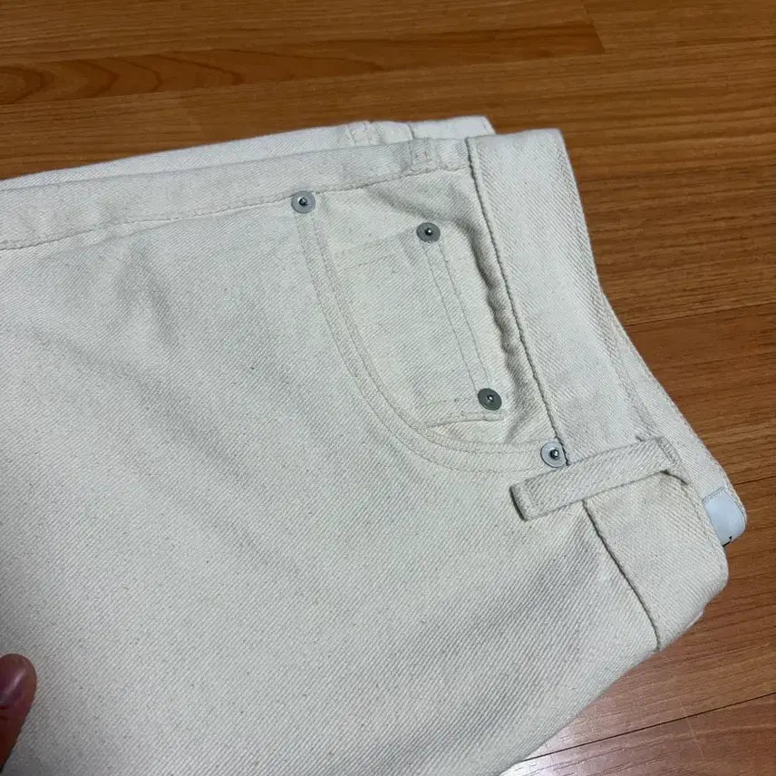 [SOLD OUT] [30/M] 토니웩 와이드 레그 데님 진 에크루/화이트