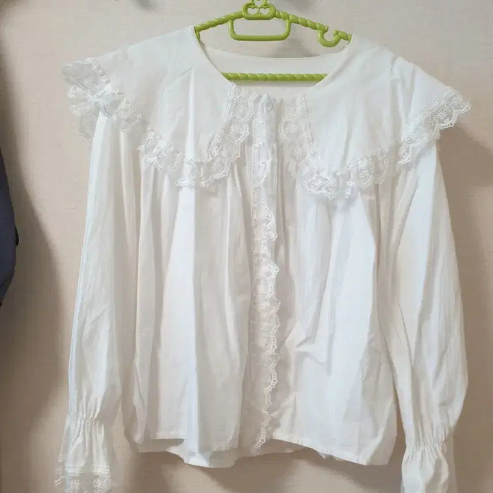 [BUNJANG] White Lace Collar Blouse / 레이스 카라 화이트 블라우스