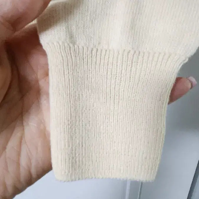 [SOLD OUT] 베이지 여성스러운  가디건 새상품