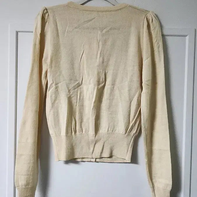 [SOLD OUT] 베이지 여성스러운  가디건 새상품