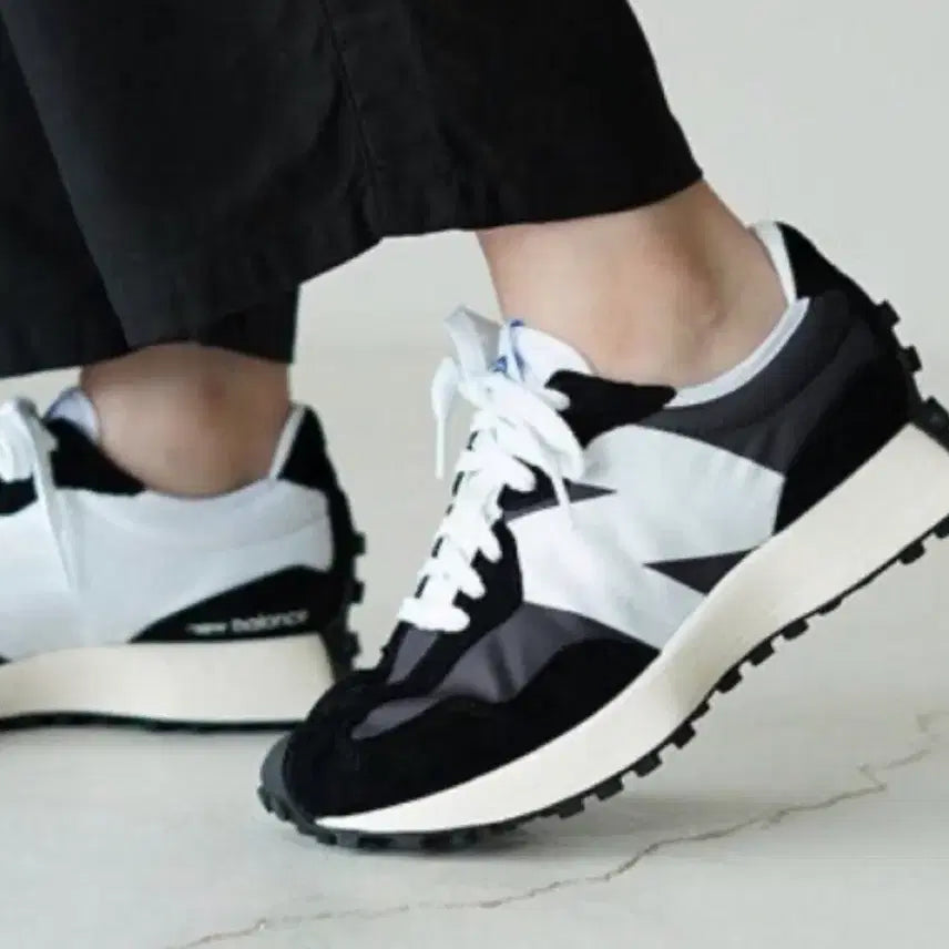 [BUNJANG] New Balance 327 Black Sneakers / 뉴발란스 327 블랙 275사이즈