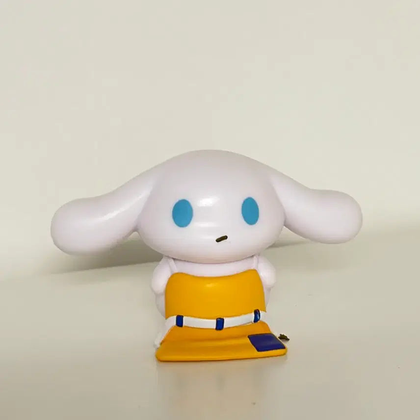 [BUNJANG] Sanrio Cinnamoroll Figure with Apron / 산리오 아이 시나모롤 피규어 가챠 / 앞치마