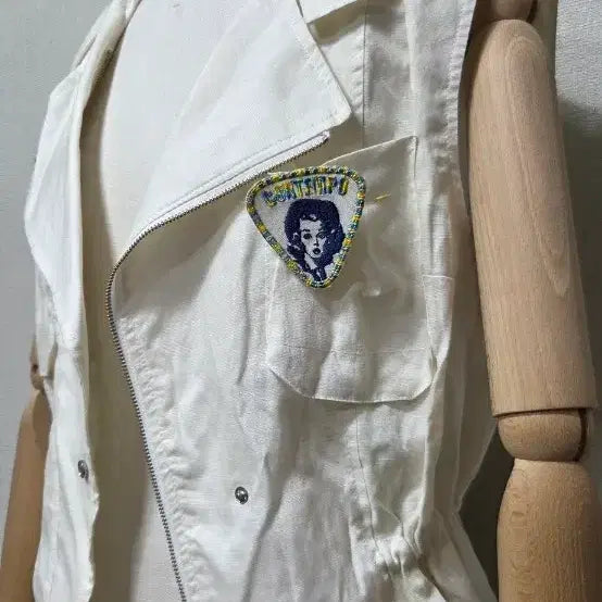 [BUNJANG] On&amp;On White Vest Top / 온앤온 화이트 베스트 조끼