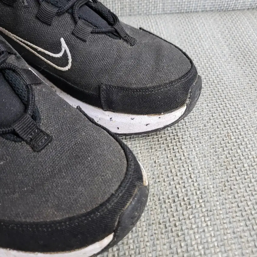 [BUNJANG] Nike Sneakers 235 / 나이키 운동화 235