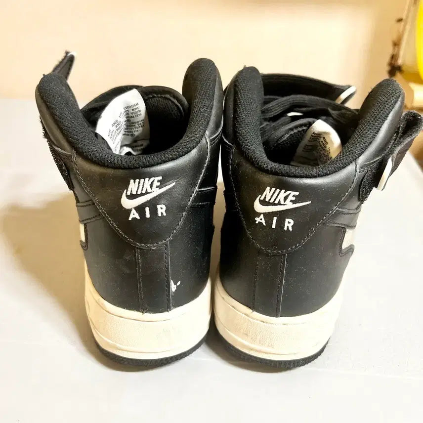 [SOLD OUT] [270] 나이키 에어포스1 미드 07 달마시안 블랙