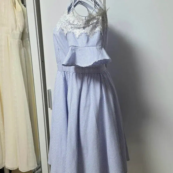 [SOLD OUT] Thyren 티렌 오프숄더 나시 원피스