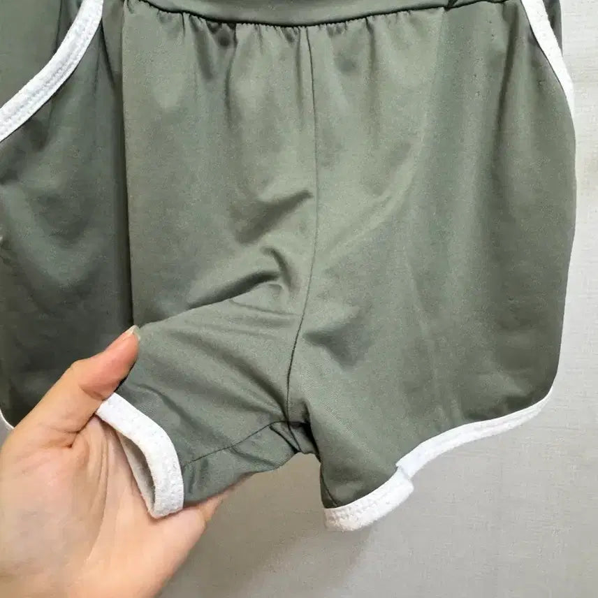 [BUNJANG] Olive Green White Line Cool Shorts / 올리브색 흰색 라인 반바지 찰랑 냉장고 쿨바지