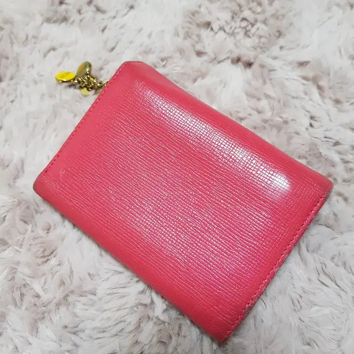 [SOLD OUT] MCM 핑크색 반지갑 + 키링 장식