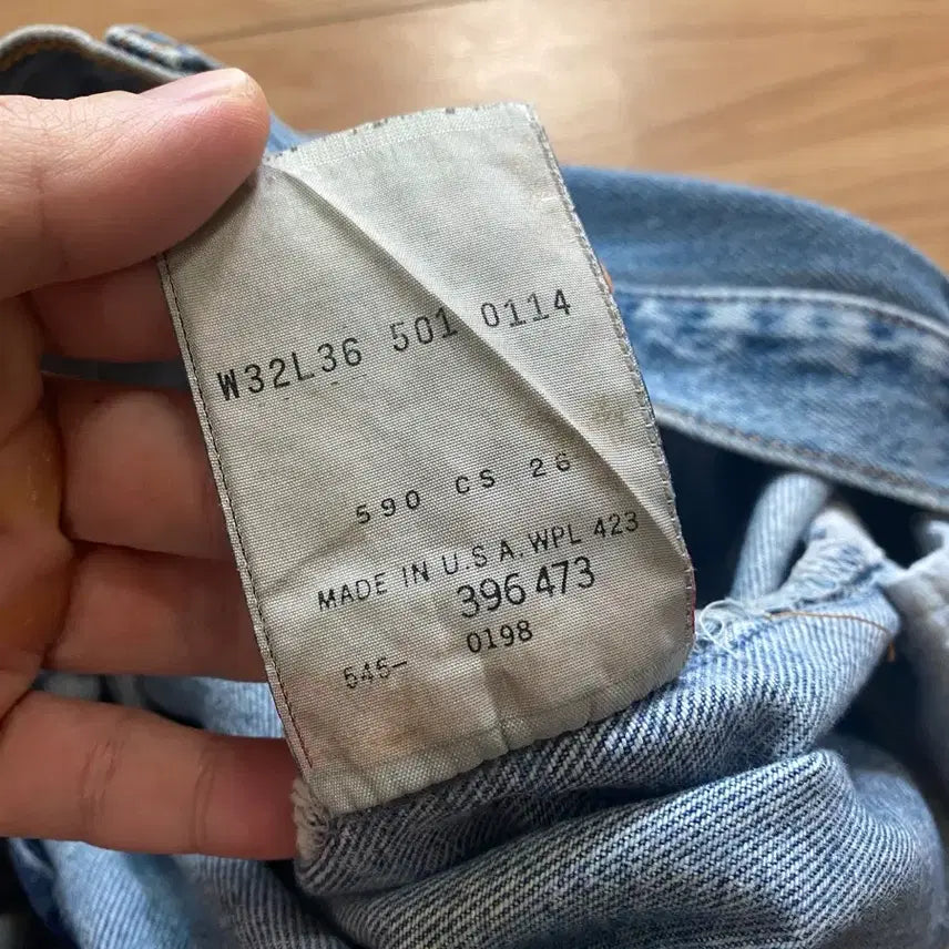[SOLD OUT] 90s levis 501 32