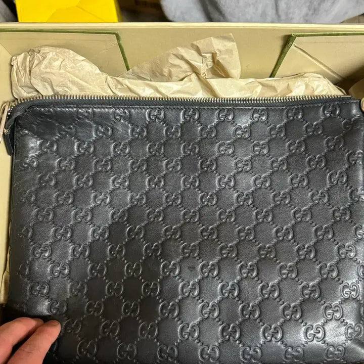 [BUNJANG] GG Black Shima Leather Signature Soft Clutch Bag / GG 블랙 시마 레더 시그니처 소프트 클러치백
