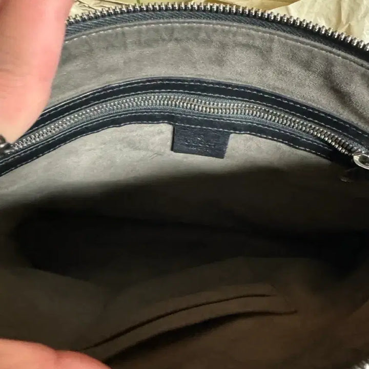 [BUNJANG] GG Black Shima Leather Signature Soft Clutch Bag / GG 블랙 시마 레더 시그니처 소프트 클러치백