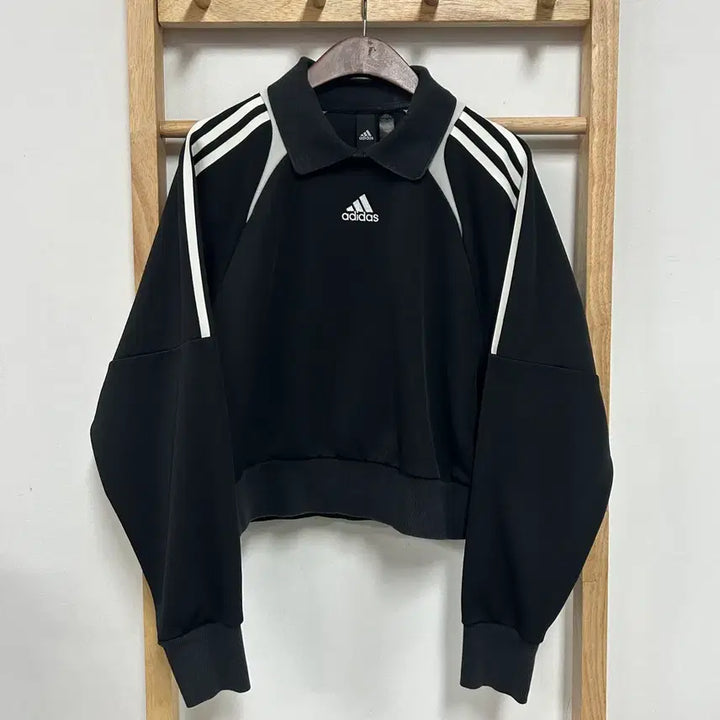 [BUNJANG] Adidas Embroidered Logo Express Crop Sweatshirt Black / 아디다스 자수로고 익스프레스 크롭 스웨트셔츠 블랙