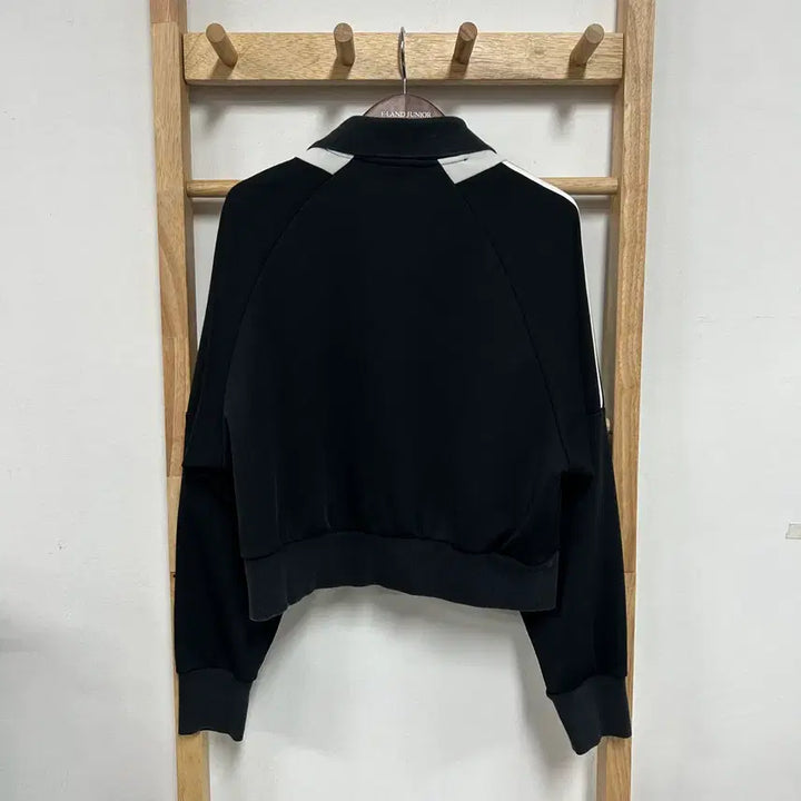 [BUNJANG] Adidas Embroidered Logo Express Crop Sweatshirt Black / 아디다스 자수로고 익스프레스 크롭 스웨트셔츠 블랙