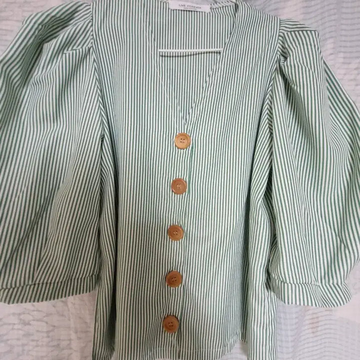 [SOLD OUT] 그린 스트라이프 퍼프 블라우스