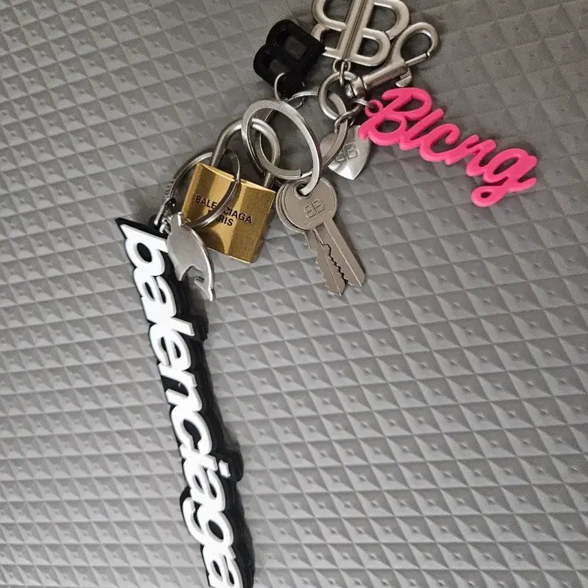 [BUNJANG] Balenciaga Keyring Set (Lock/Logo) / 발렌시아가 키링 세트 (자물쇠/로고)
