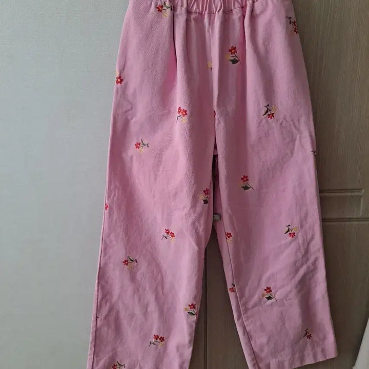 [SOLD OUT] 핑크색 꽃무늬 밴딩 여성 바지