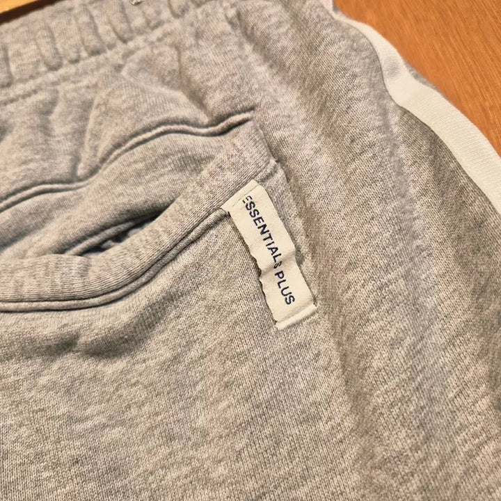 [SOLD OUT] 아디다스 에센셜 프렌치테리 쇼츠 M (번560